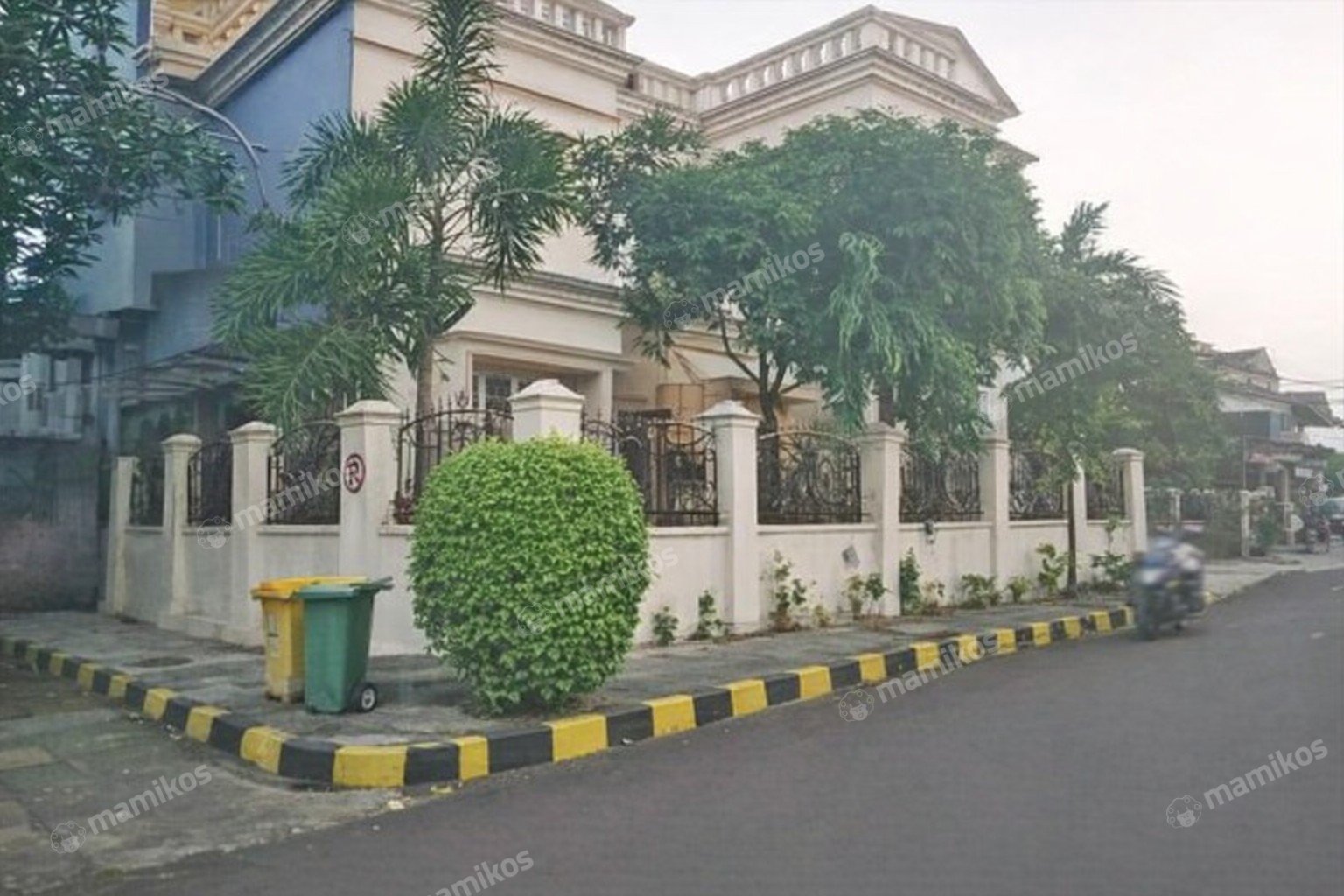 Rumah Sertifikat SHM 8 Kamar Tidur 7 Kamar Mandi Sunter Jakarta Utara