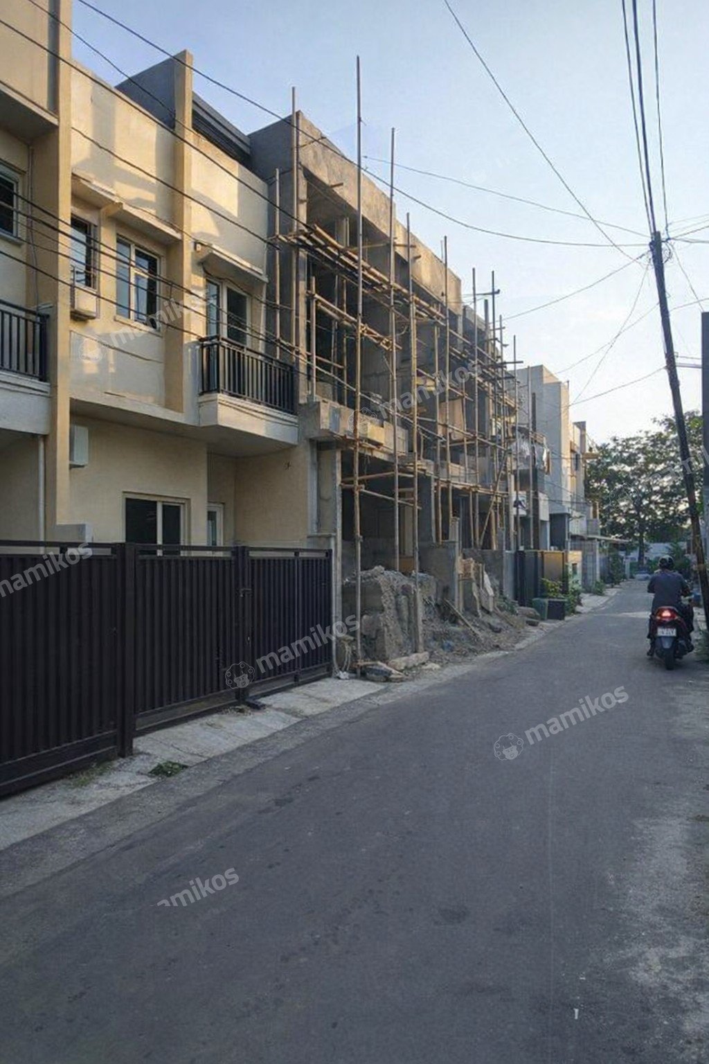 Rumah Sertifikat SHM 3 Kamar Tidur 2 Kamar Mandi Tanjung Duren Selatan Jakarta Barat - Photo 3