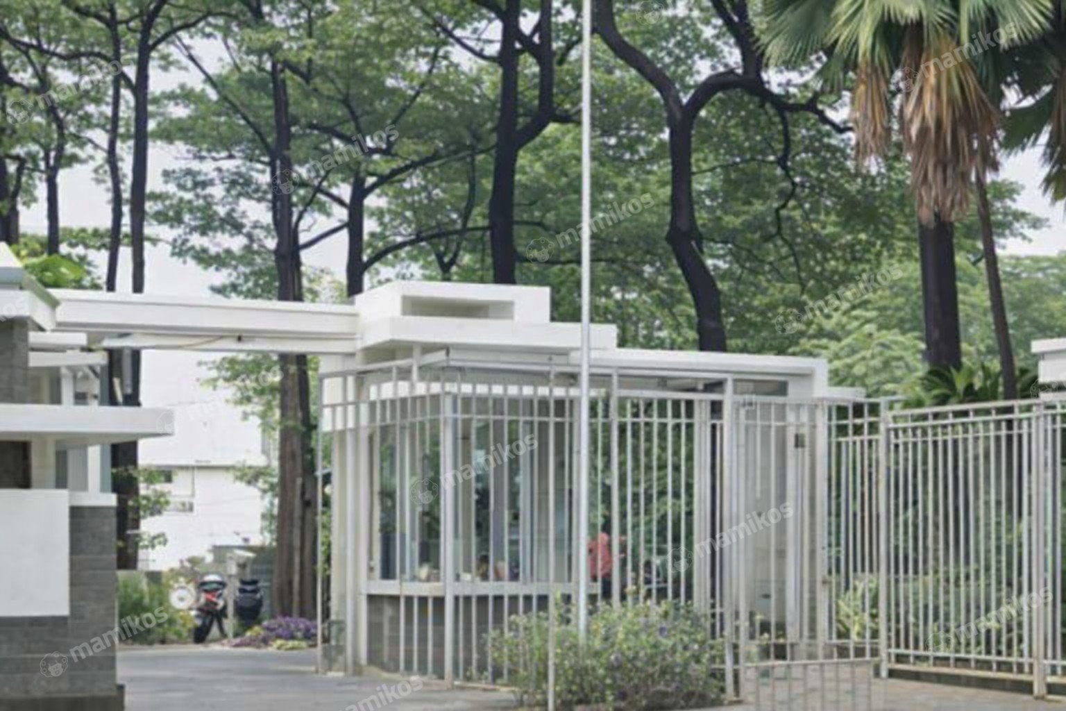 Rumah Sertifikat SHM 5 Kamar Tidur 3 Kamar Mandi Kedoya Jakarta Barat