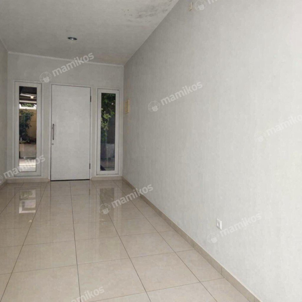 Rumah Sertifikat SHM 3 Kamar Tidur 2 Kamar Mandi Green Lake City Jakarta Barat - Photo 4