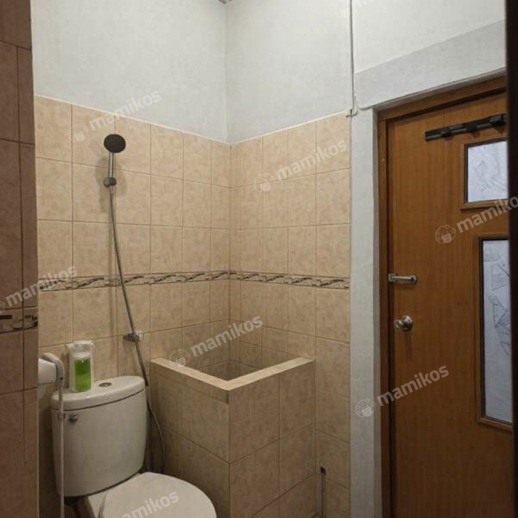 Rumah Sertifikat SHM 3 Kamar Tidur 3 Kamar Mandi Utan Kayu Jakarta Timur - Photo 2