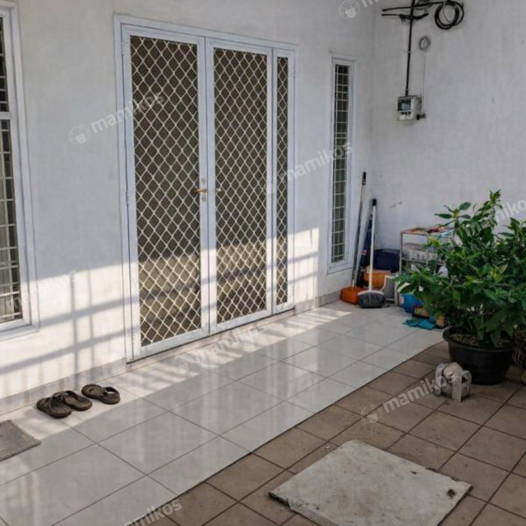 Rumah Sertifikat SHM 2 Kamar Tidur 2 Kamar Mandi Daan Mogot Jakarta Barat - Photo 2