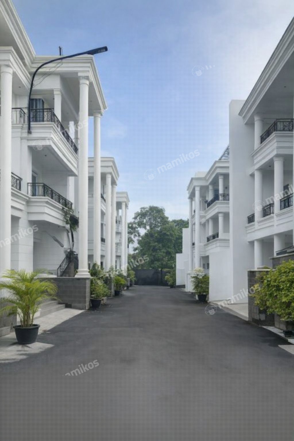 Rumah Sertifikat SHM 3 Kamar Tidur 4 Kamar Mandi Cilandak Jakarta Selatan - Photo 2