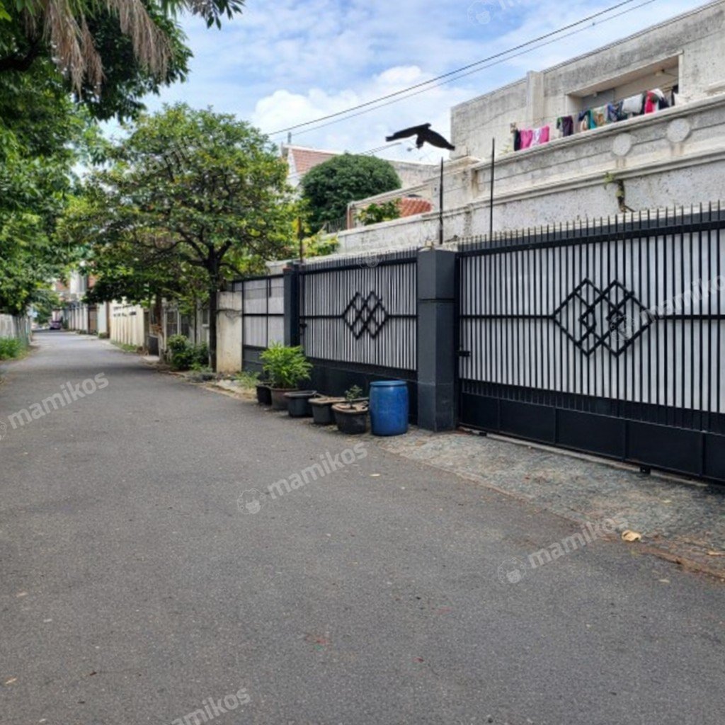 Rumah Sertifikat SHM 8 Kamar Tidur 5 Kamar Mandi Tomang Jakarta Barat - Photo 2