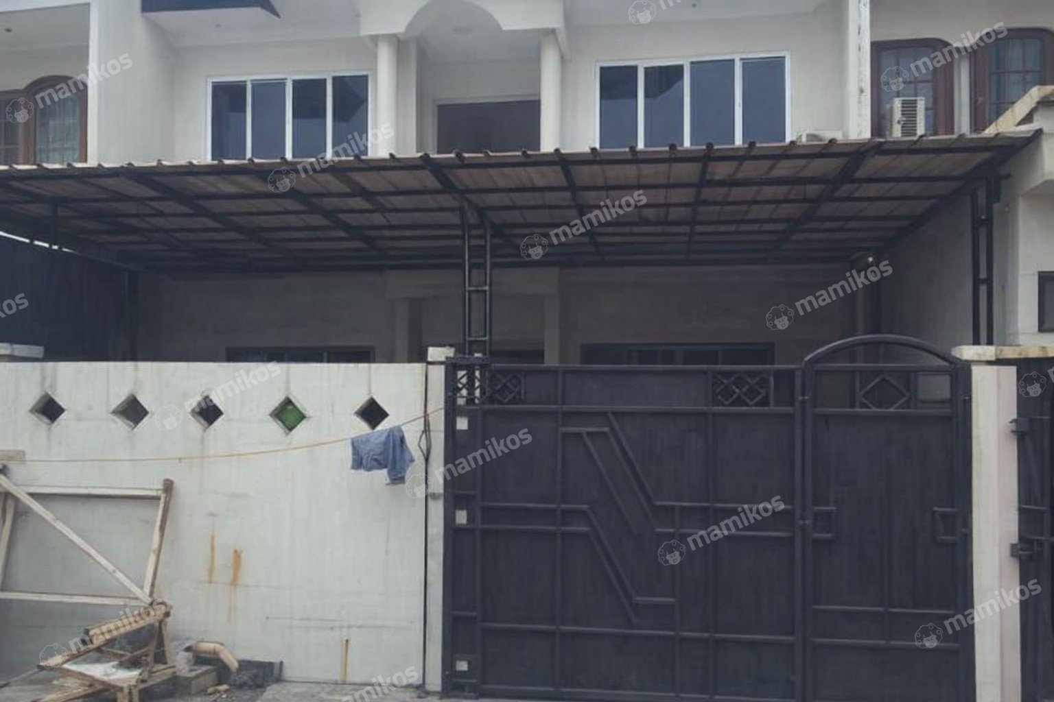 Rumah Sertifikat SHM 4 Kamar Tidur 3 Kamar Mandi Daan Mogot Jakarta Barat
