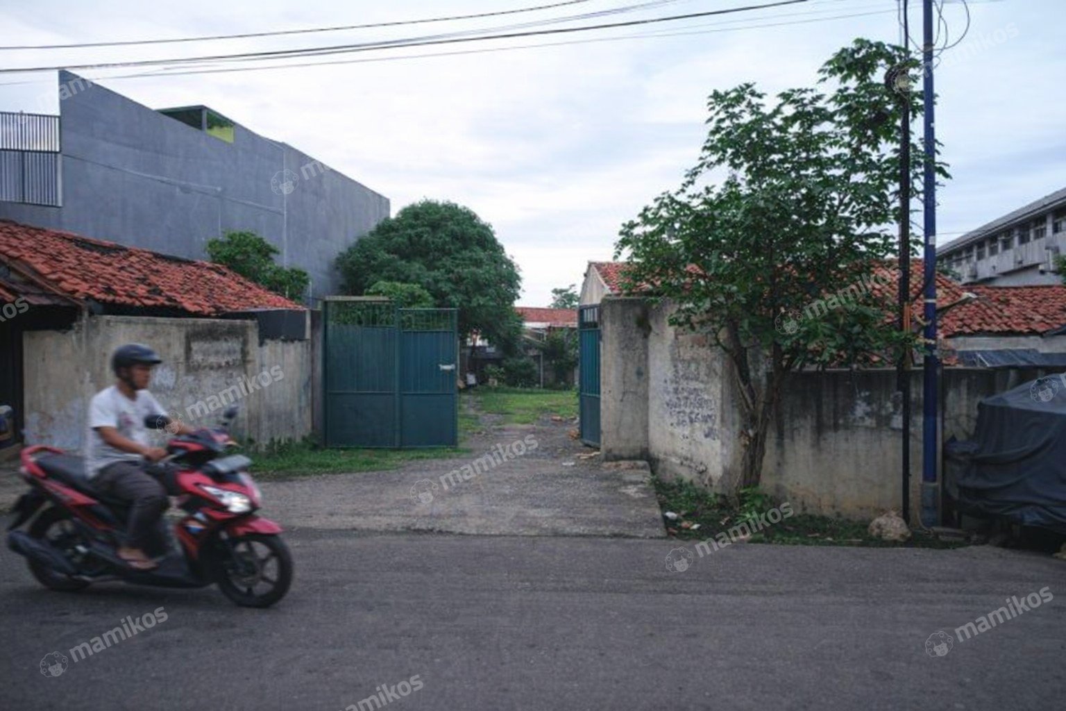 Rumah Sertifikat SHM 5 Kamar Tidur 5 Kamar Mandi Cengkareng Jakarta Barat - Photo 4