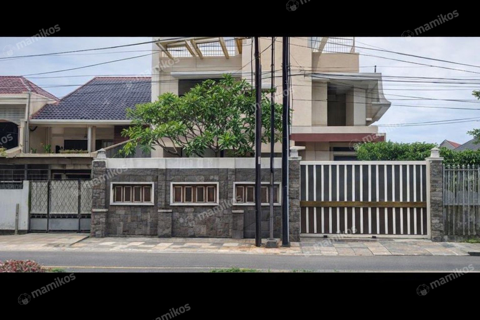 Rumah Sertifikat SHM 3 Kamar Tidur 6 Kamar Mandi Pondok Kopi Jakarta Timur