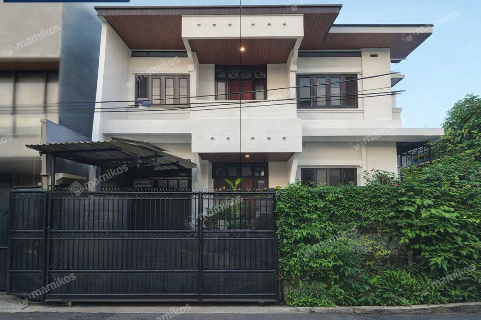 Rumah Sertifikat SHM 4 Kamar Tidur 3 Kamar Mandi Sunrise Garden Jakarta Barat
