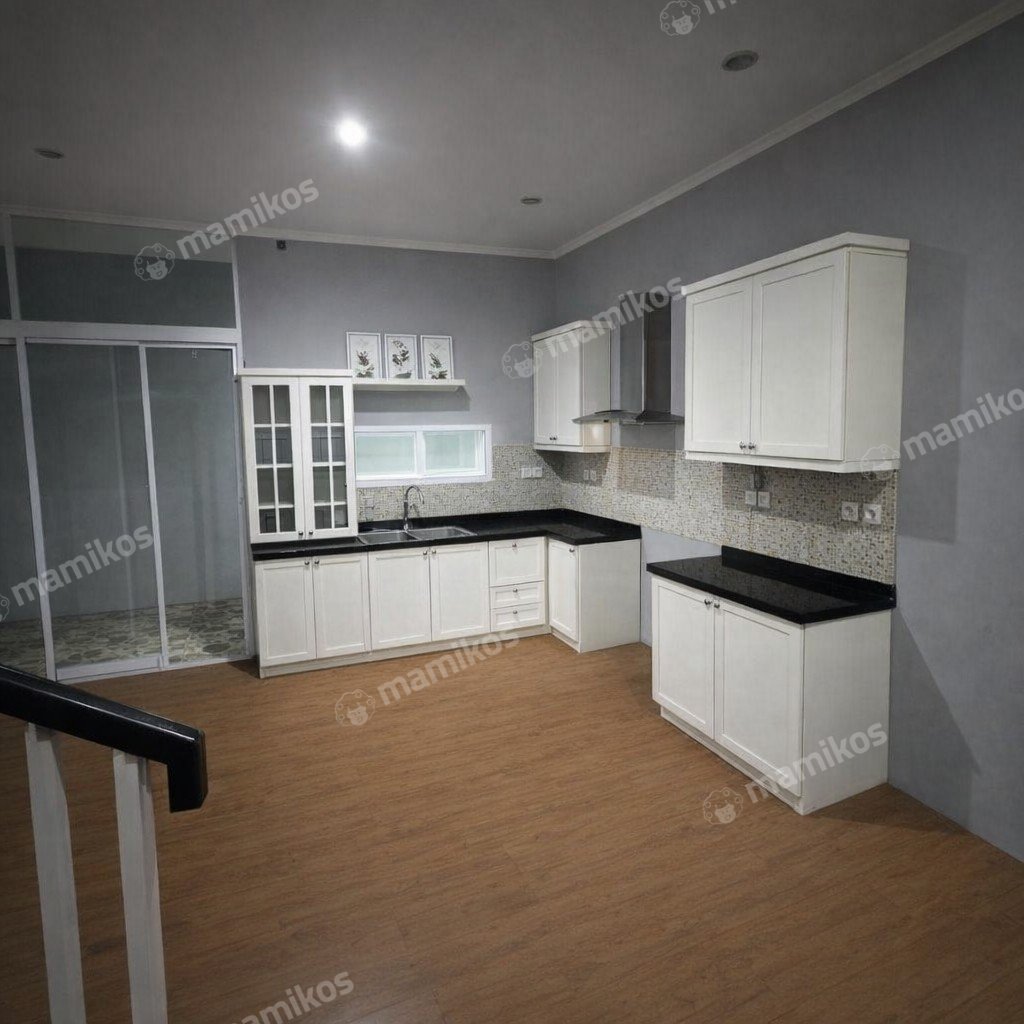 Rumah Sertifikat SHM 4 Kamar Tidur 4 Kamar Mandi Taman Ratu Jakarta Barat - Photo 2
