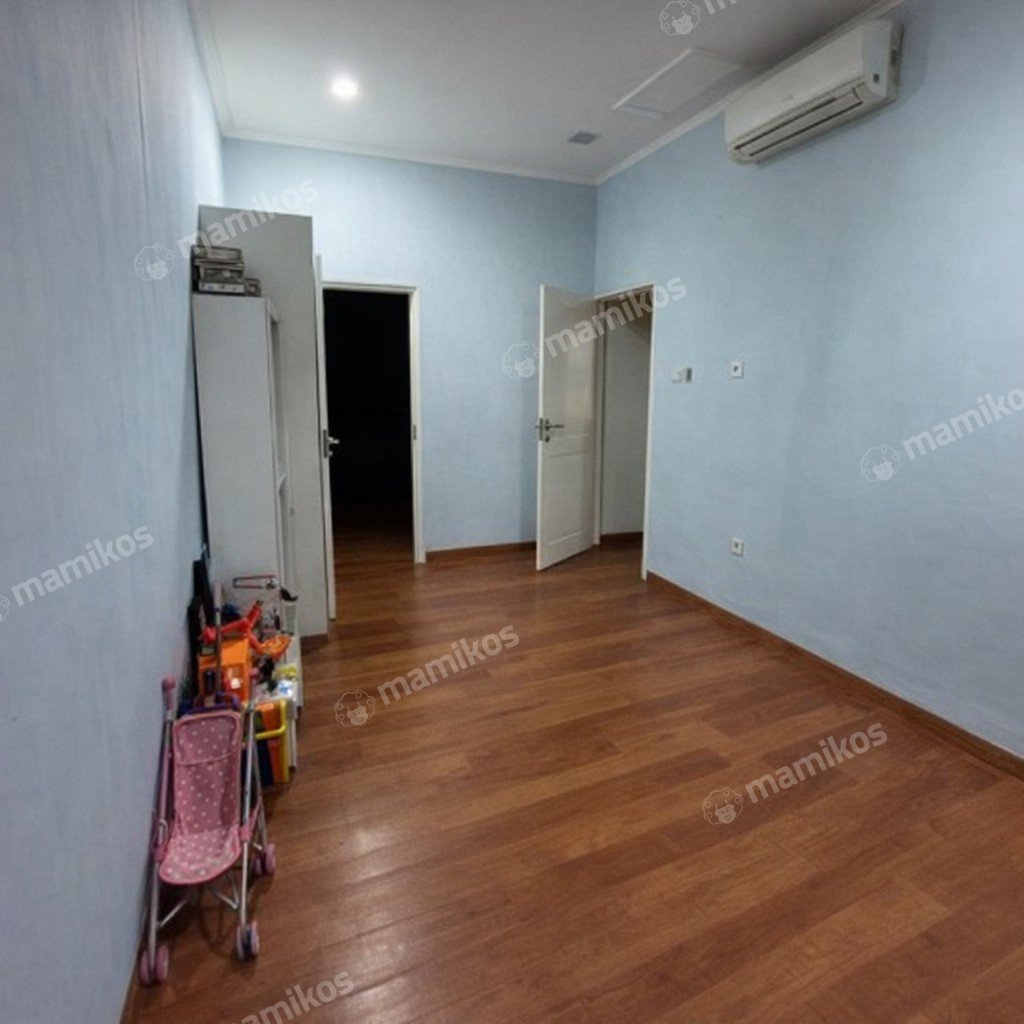 Rumah Sertifikat SHM 4 Kamar Tidur 4 Kamar Mandi Taman Ratu Jakarta Barat - Photo 5