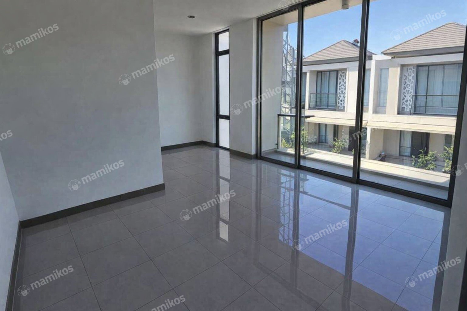 Rumah Sertifikat SHM 4 Kamar Tidur 4 Kamar Mandi Pantai Indah Kapuk 2 Jakarta Utara