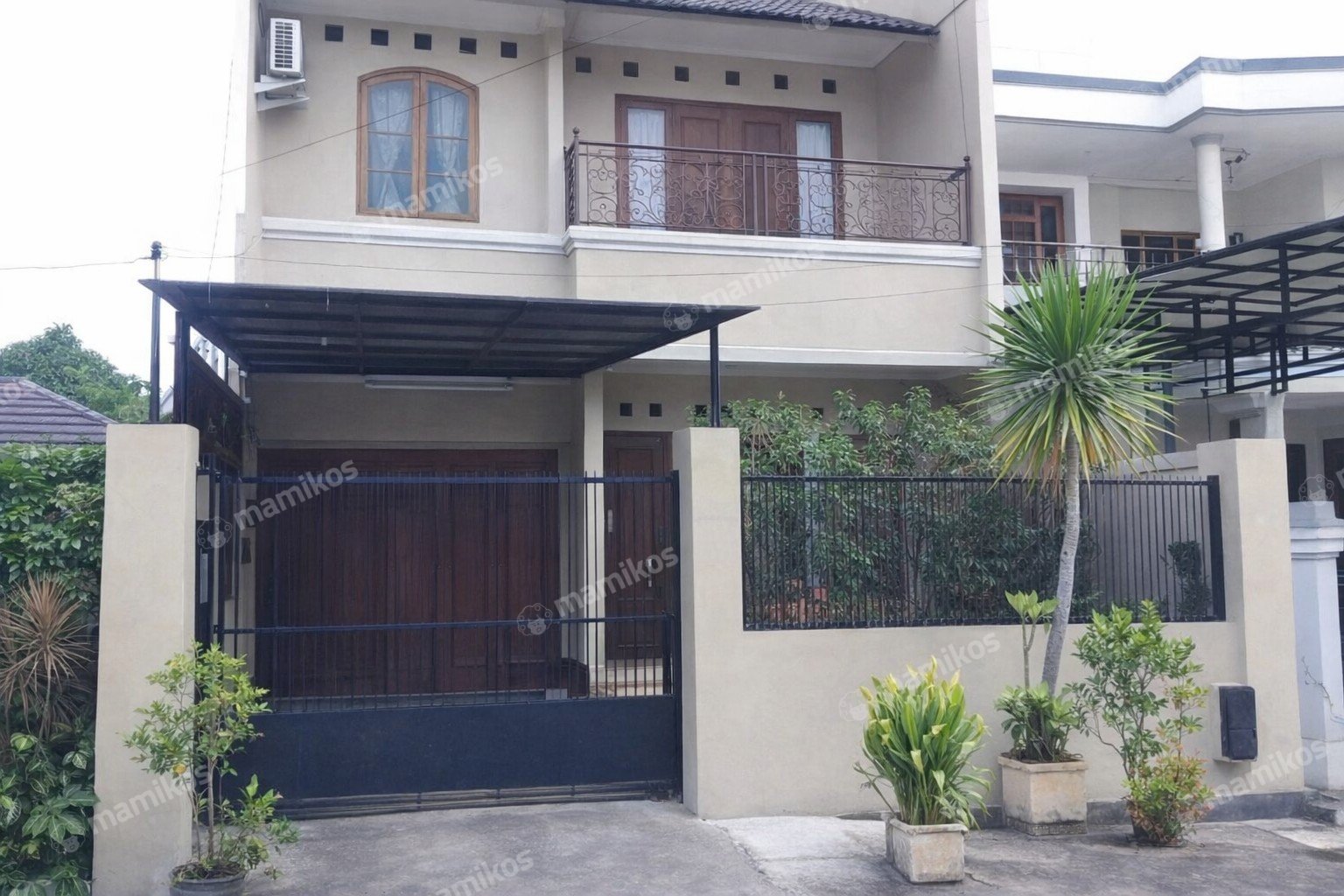 Rumah Sertifikat SHM 4 Kamar Tidur 4 Kamar Mandi Kelapa Dua Jakarta Barat