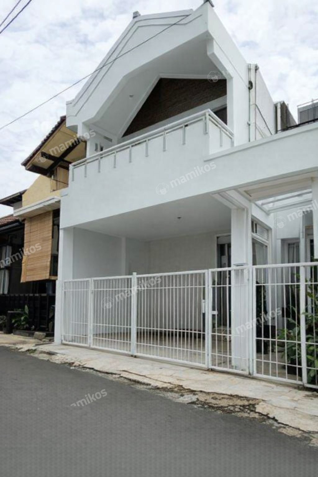 Rumah Sertifikat SHM 3 Kamar Tidur 1 Kamar Mandi Lebak Bulus Jakarta Selatan - Photo 2