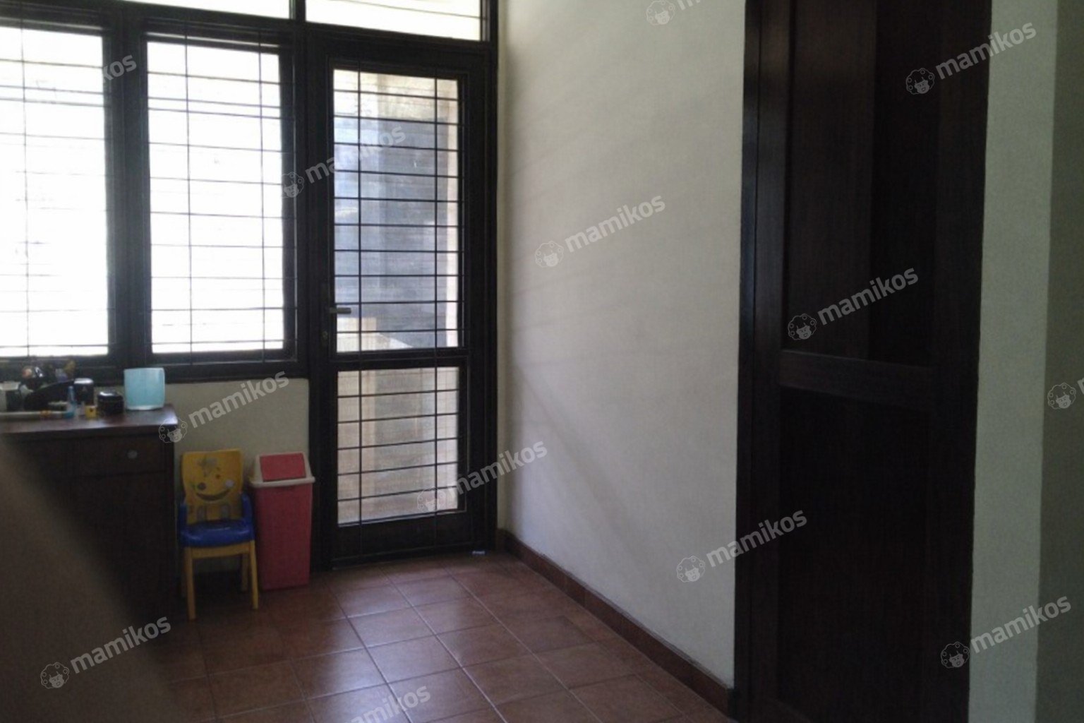 Rumah Sertifikat SHM 5 Kamar Tidur 3 Kamar Mandi Tomang Jakarta Barat - Photo 2