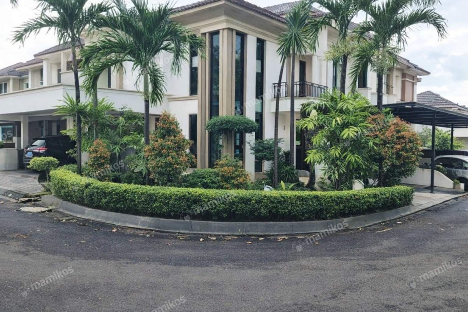 Rumah Sertifikat SHM 5 Kamar Tidur 5 Kamar Mandi Kota Wisata Jakarta Timur