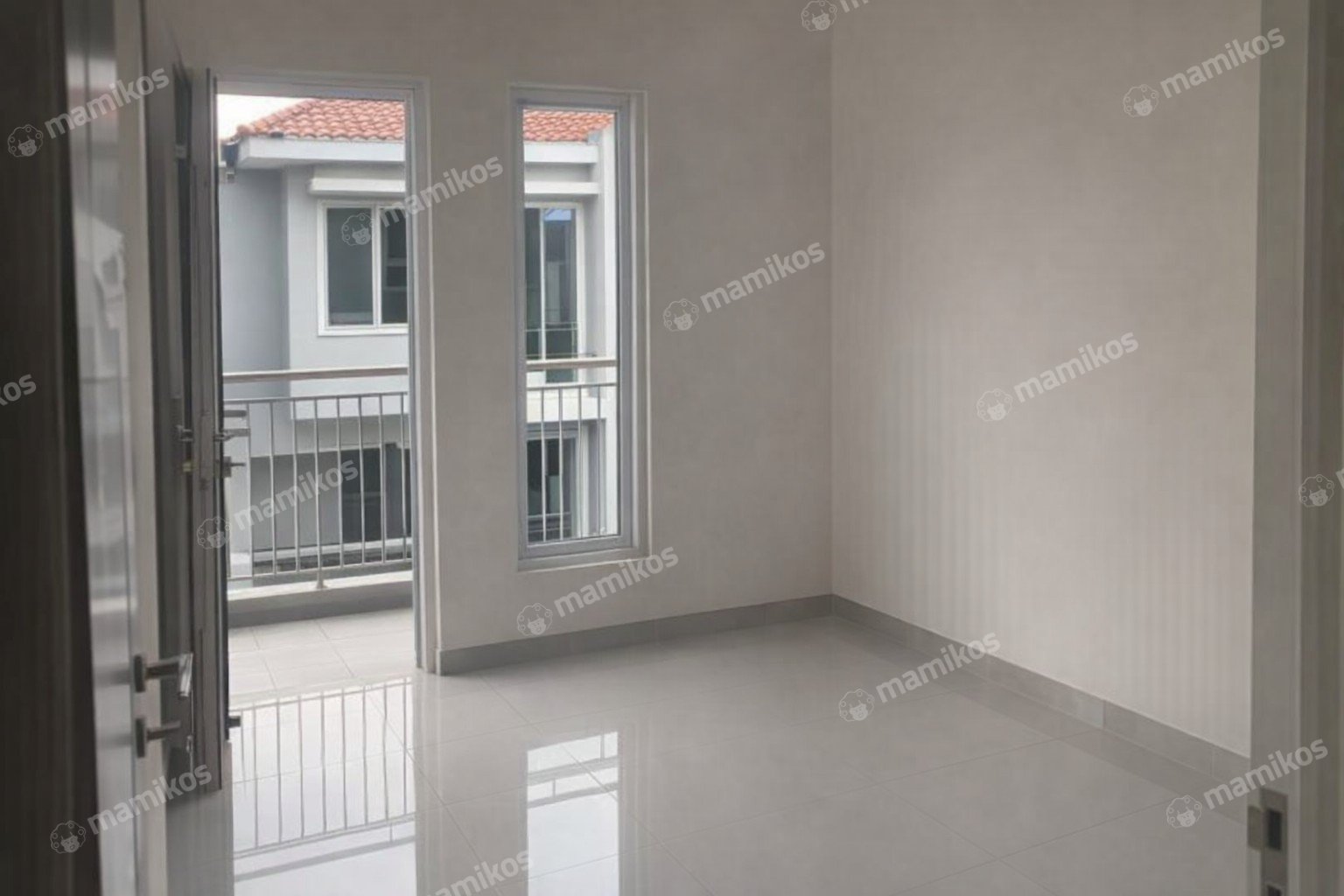 Rumah Sertifikat SHM 4 Kamar Tidur 3 Kamar Mandi Kembangan Jakarta Barat - Photo 2