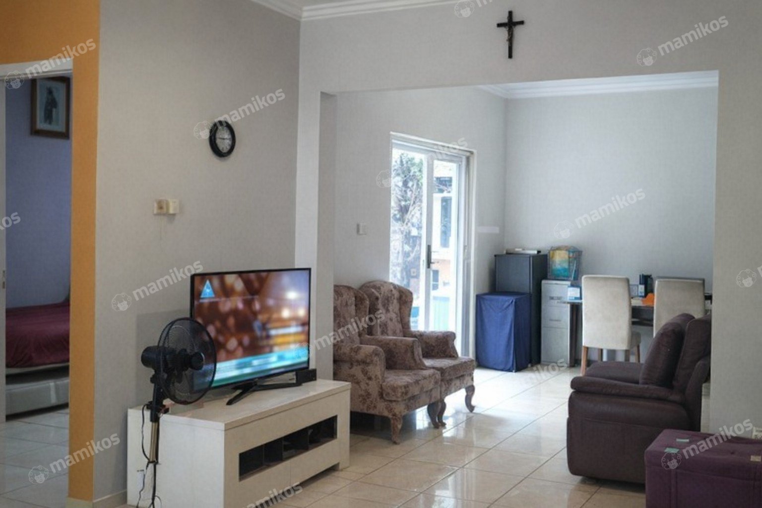 Rumah Sertifikat SHM 3 Kamar Tidur 2 Kamar Mandi Kota Wisata Jakarta Timur