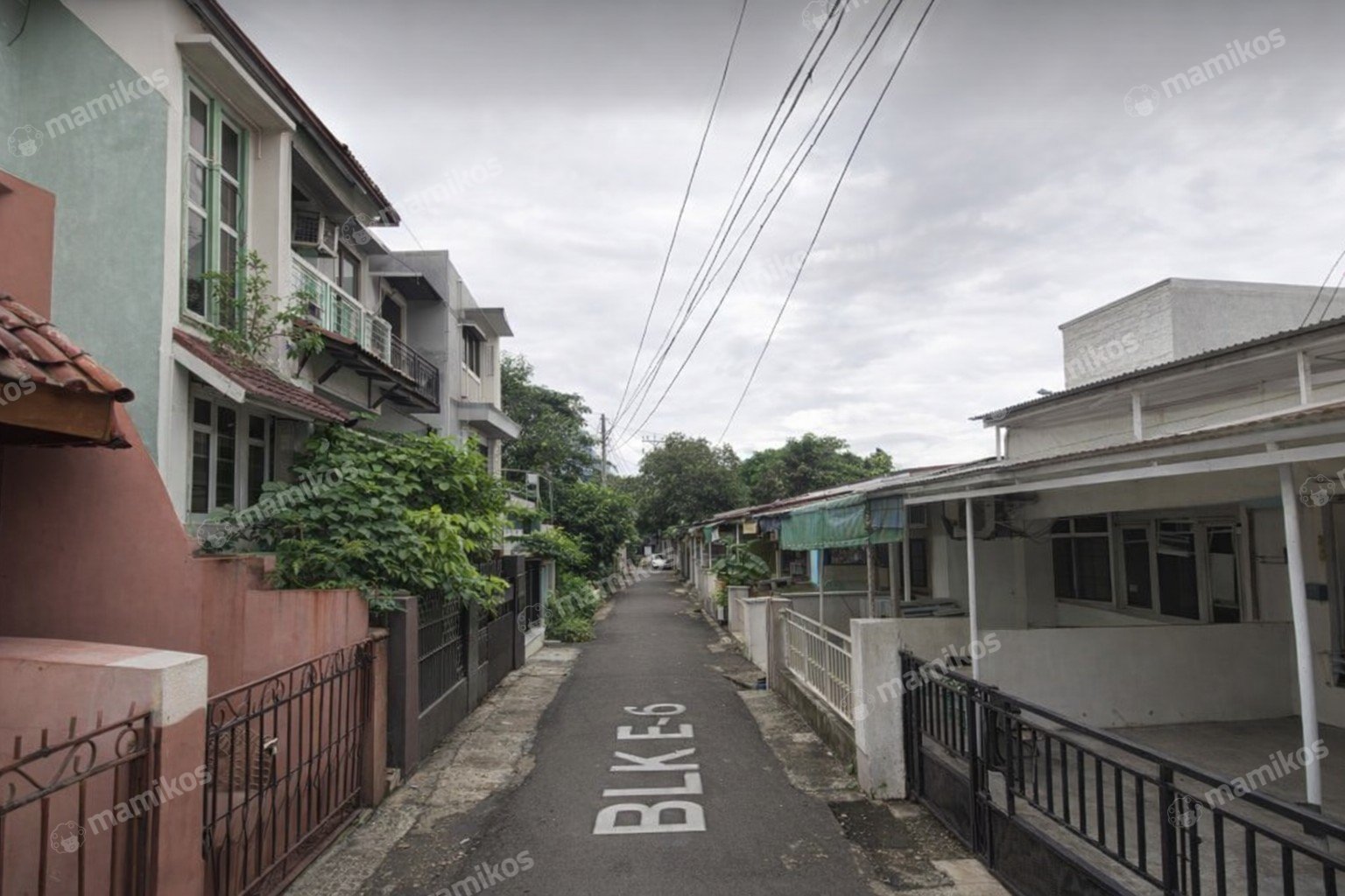 Rumah Sertifikat SHM 3 Kamar Tidur 3 Kamar Mandi Kembangan Jakarta Barat - Photo 3