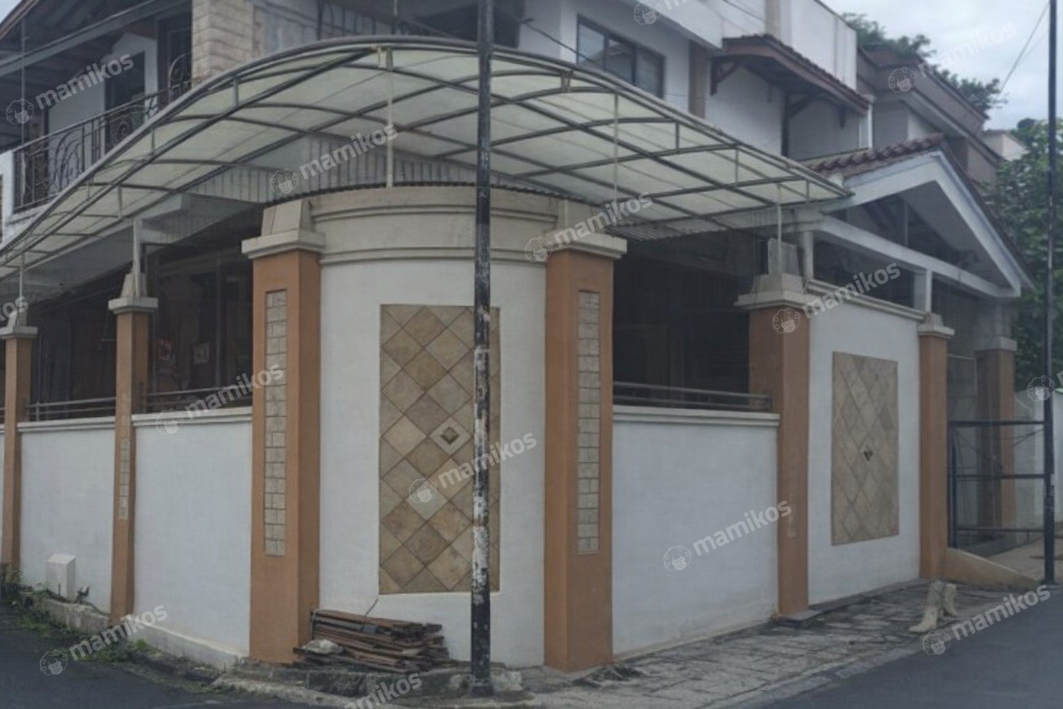 Rumah Sertifikat SHM 4 Kamar Tidur 2 Kamar Mandi Tanjung Duren Jakarta Barat
