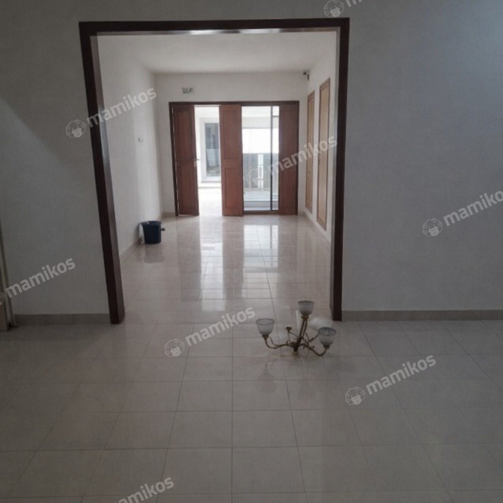 Rumah Sertifikat SHM 4 Kamar Tidur 2 Kamar Mandi Kota Wisata Jakarta Timur - Photo 2
