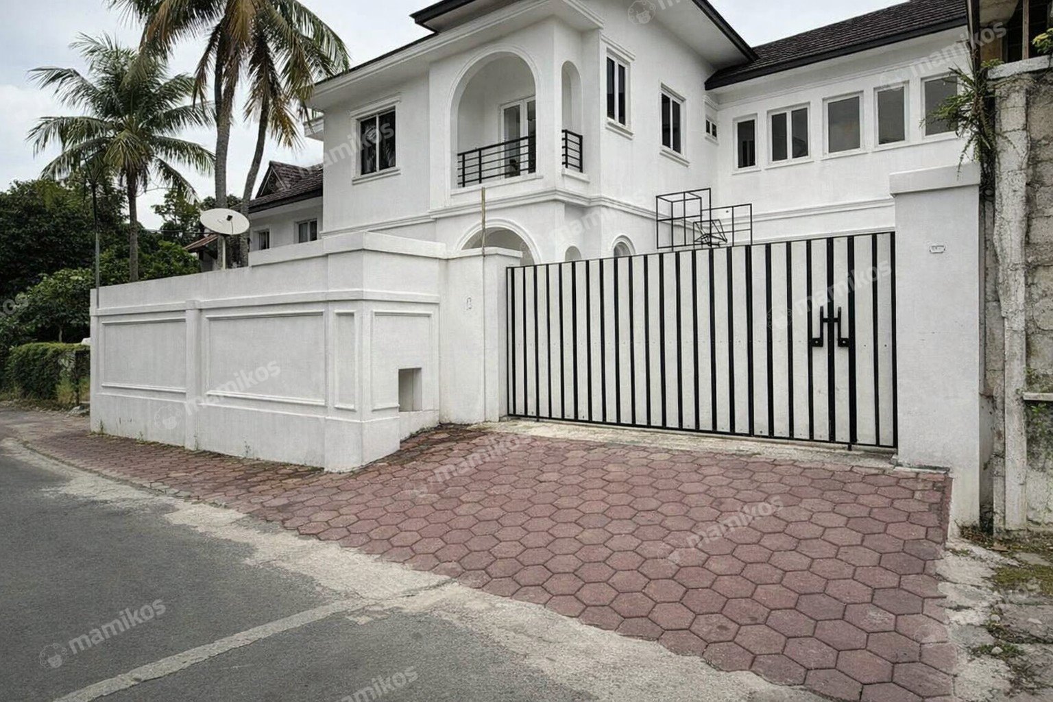 Rumah Sertifikat SHM 5 Kamar Tidur 4 Kamar Mandi Kemang Jakarta Selatan
