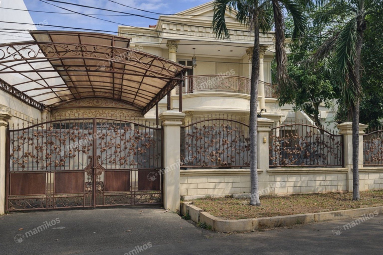 Rumah Sertifikat SHM 5 Kamar Tidur 4 Kamar Mandi Sunter Jakarta Utara
