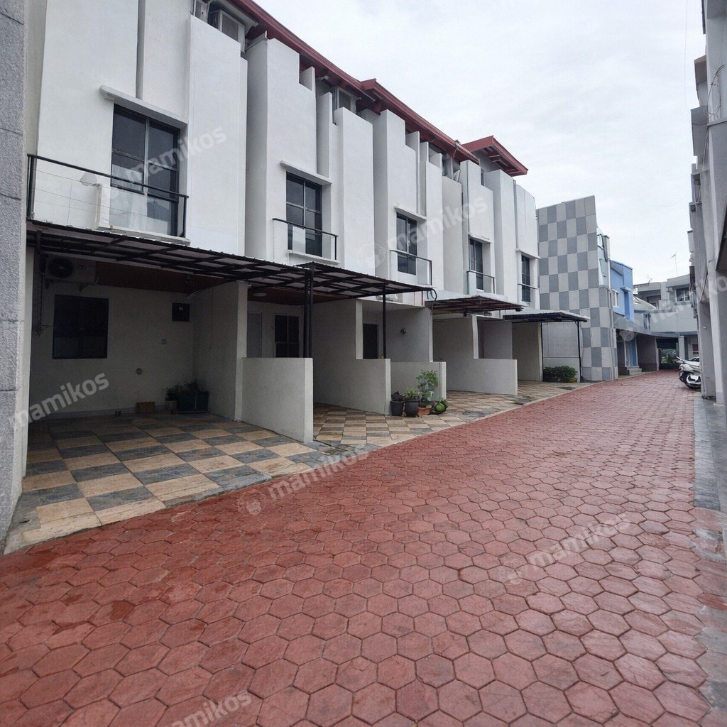 Rumah Sertifikat SHM 3 Kamar Tidur 3 Kamar Mandi Rawamangun Jakarta Timur - Photo 2