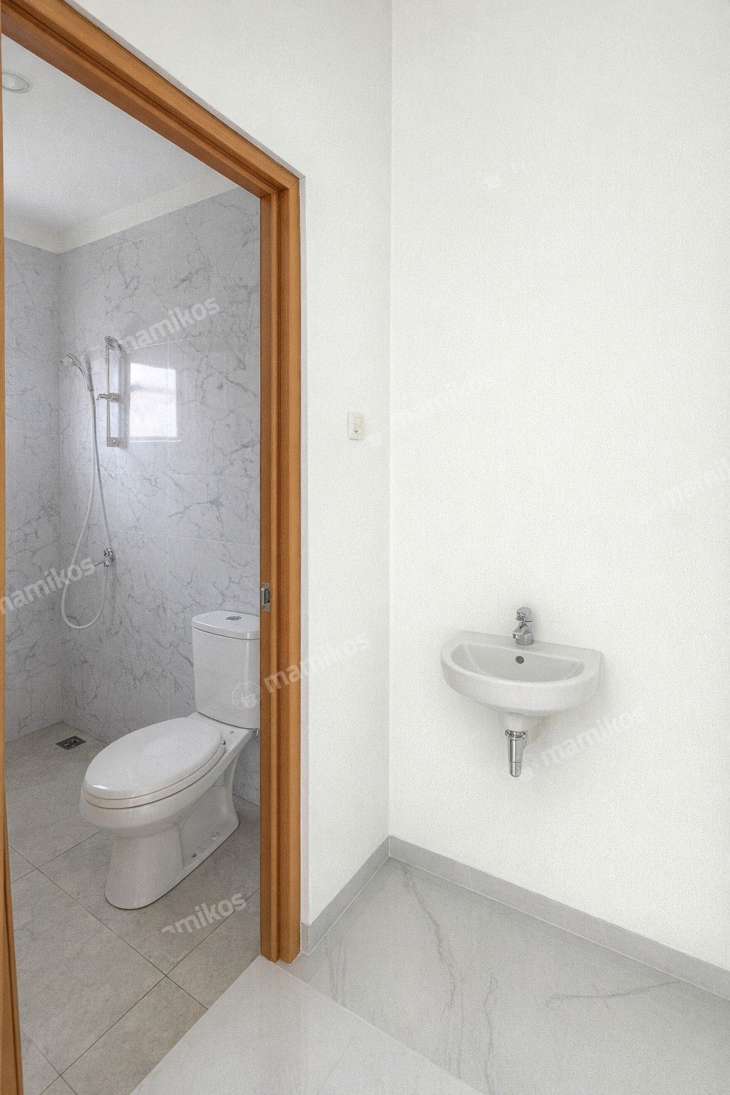 Rumah Sertifikat SHM 3 Kamar Tidur 3 Kamar Mandi Green Lake City Jakarta Barat - Photo 5