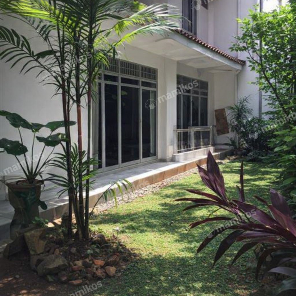 Rumah Sertifikat SHM 7 Kamar Tidur 4 Kamar Mandi Kuningan Jakarta Selatan
