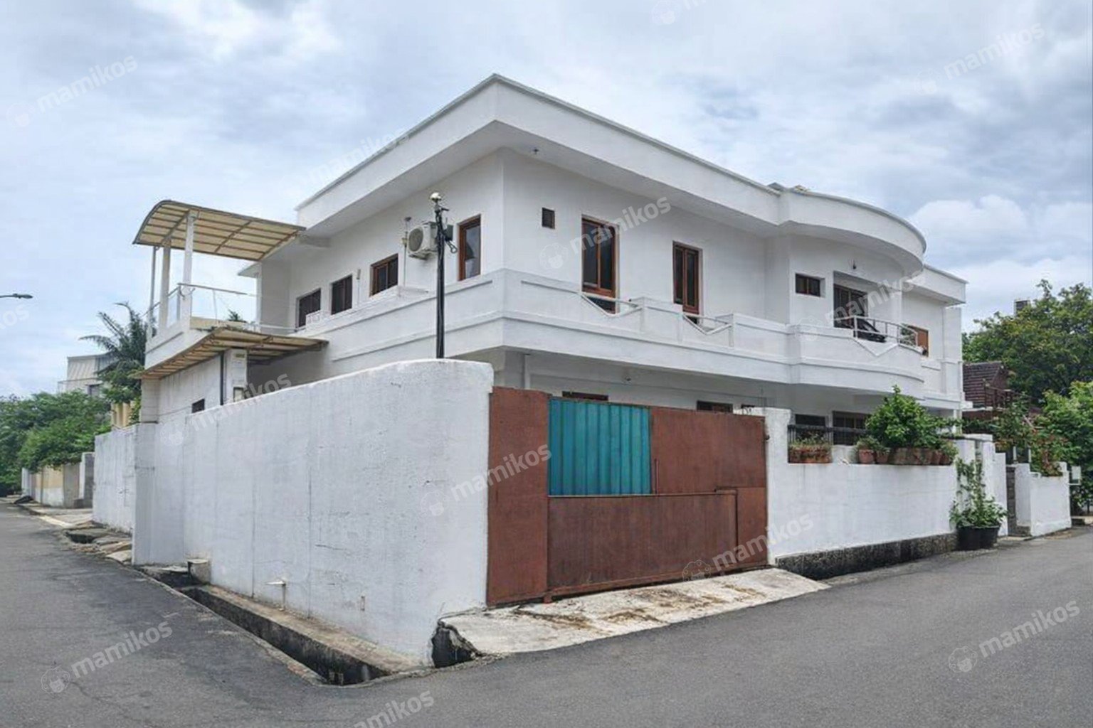 Rumah Sertifikat SHM 5 Kamar Tidur 4 Kamar Mandi Sunter Jakarta Utara