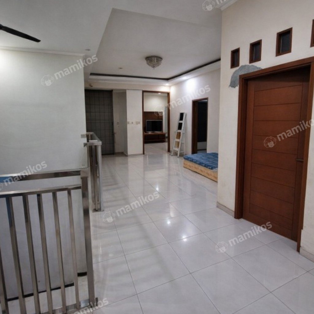 Rumah Sertifikat SHM 4 Kamar Tidur 3 Kamar Mandi Matraman Jakarta Timur - Photo 5