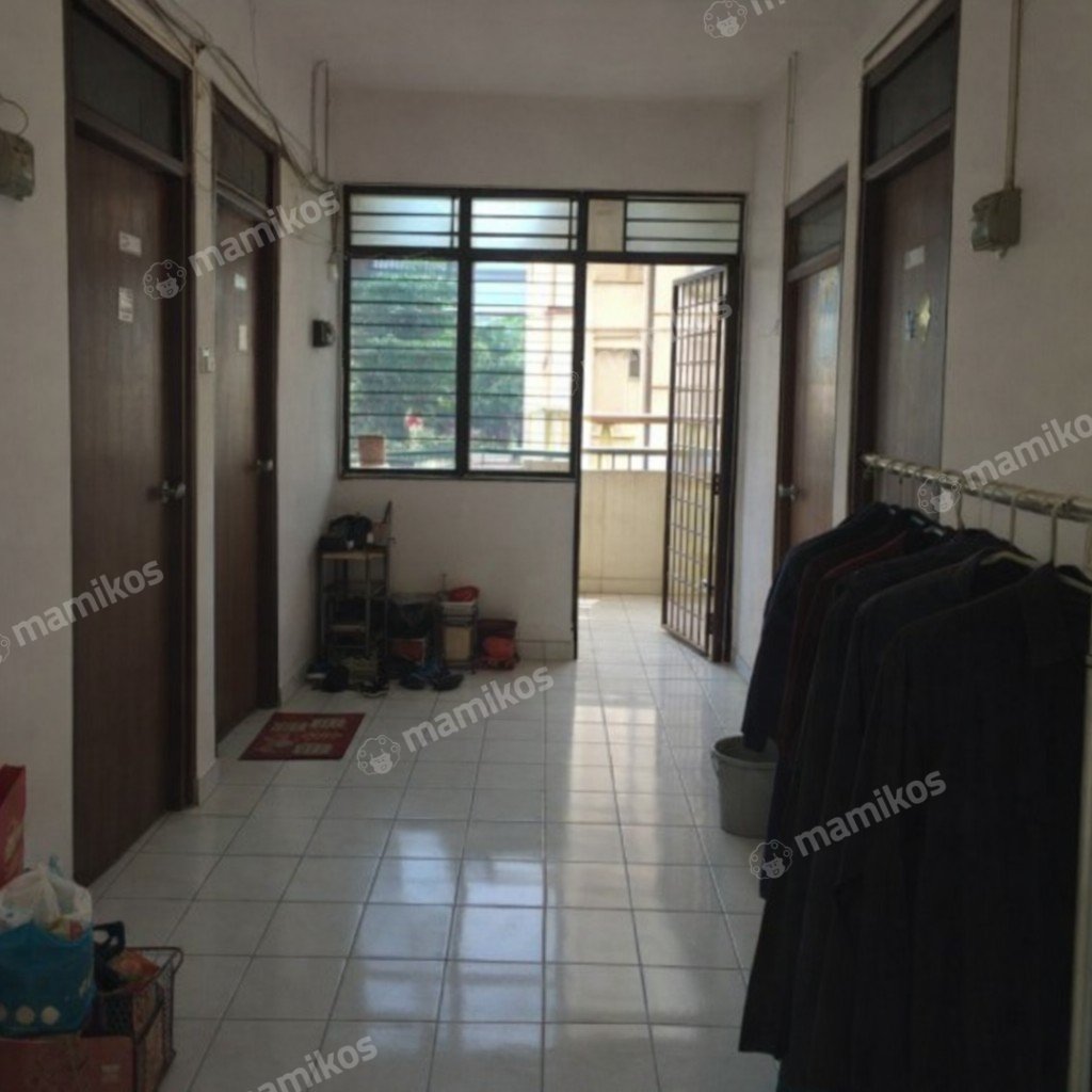 Rumah Sertifikat SHM 17 Kamar Tidur 5 Kamar Mandi Tanjung Duren Jakarta Barat - Photo 2
