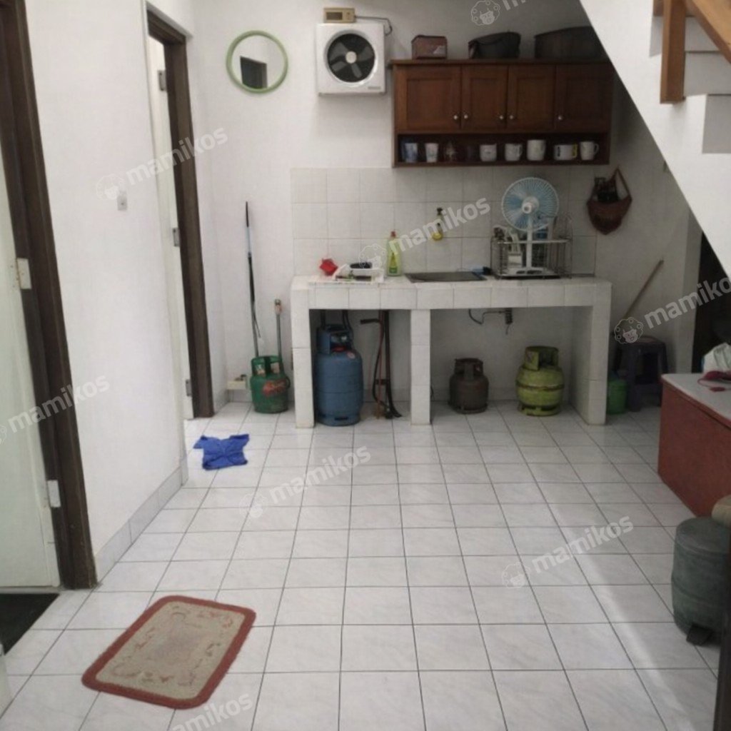 Rumah Sertifikat SHM 17 Kamar Tidur 5 Kamar Mandi Tanjung Duren Jakarta Barat - Photo 3