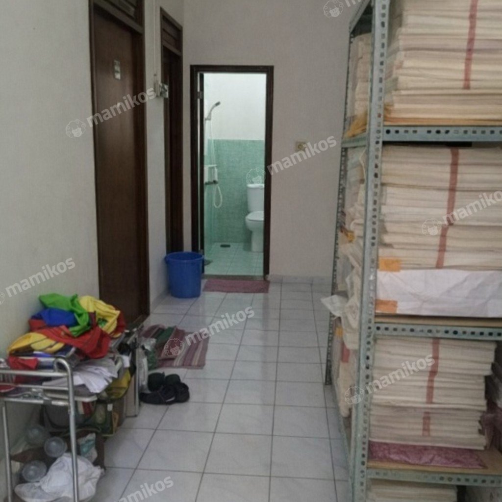 Rumah Sertifikat SHM 17 Kamar Tidur 5 Kamar Mandi Tanjung Duren Jakarta Barat - Photo 4