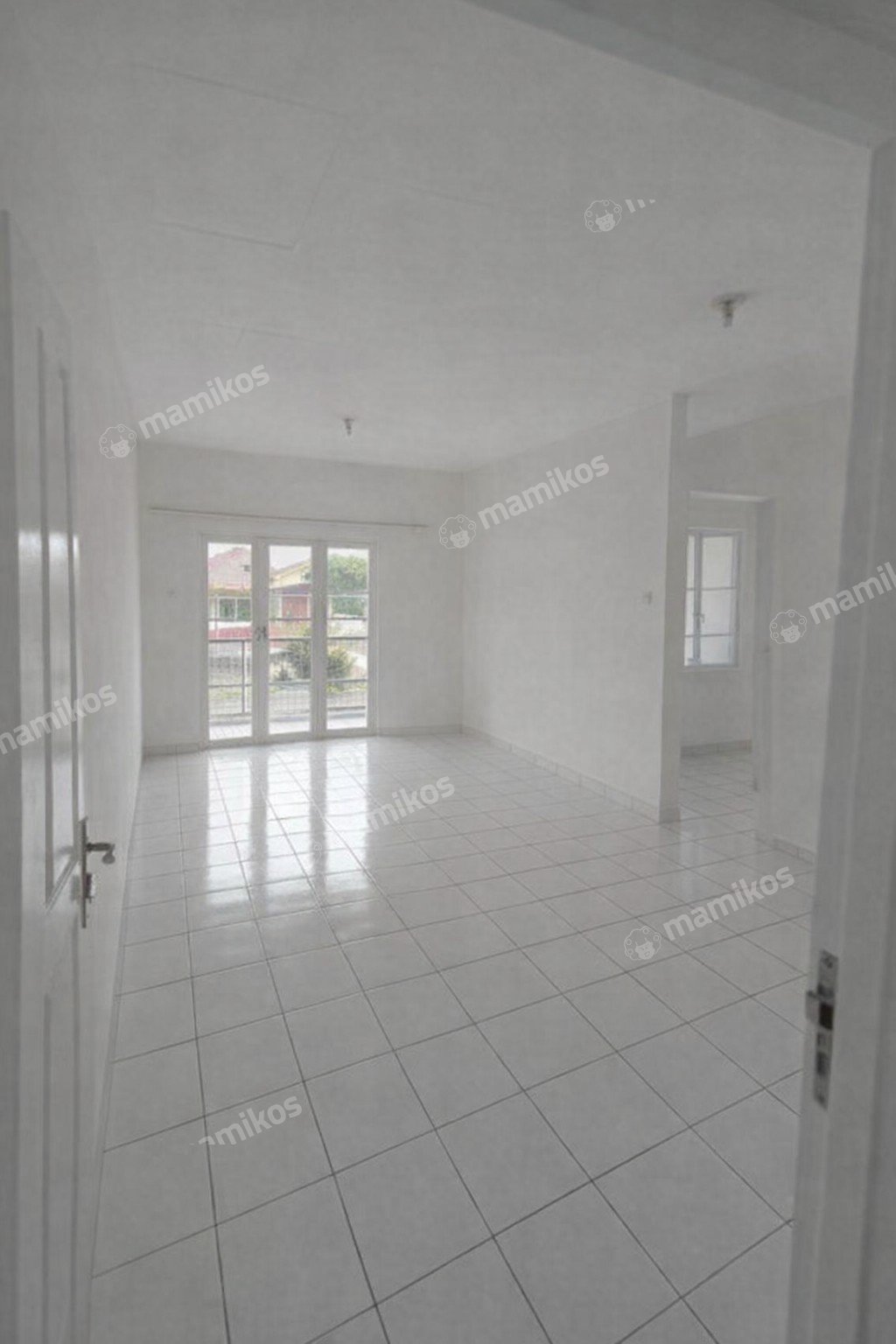 Rumah Sertifikat SHM 3 Kamar Tidur 2 Kamar Mandi Kota Wisata Jakarta Timur - Photo 3