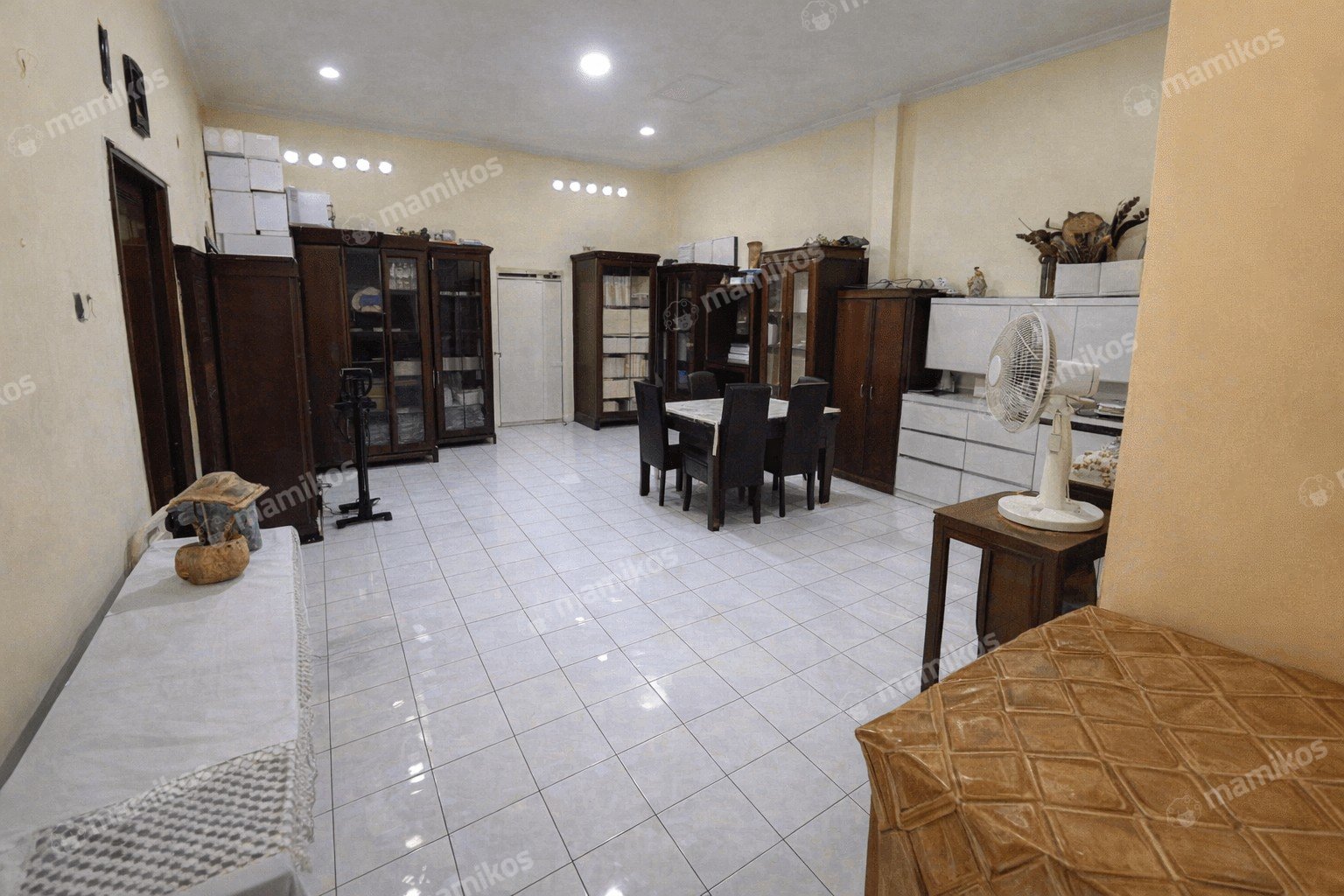 Rumah Sertifikat SHM 7 Kamar Tidur 2 Kamar Mandi Tamansari Jakarta Barat - Photo 2