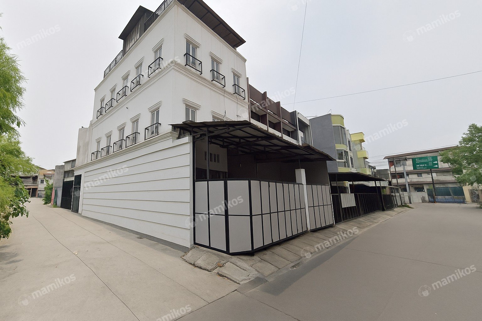 Rumah Sertifikat SHM 6 Kamar Tidur 4 Kamar Mandi Jelambar Jakarta Barat