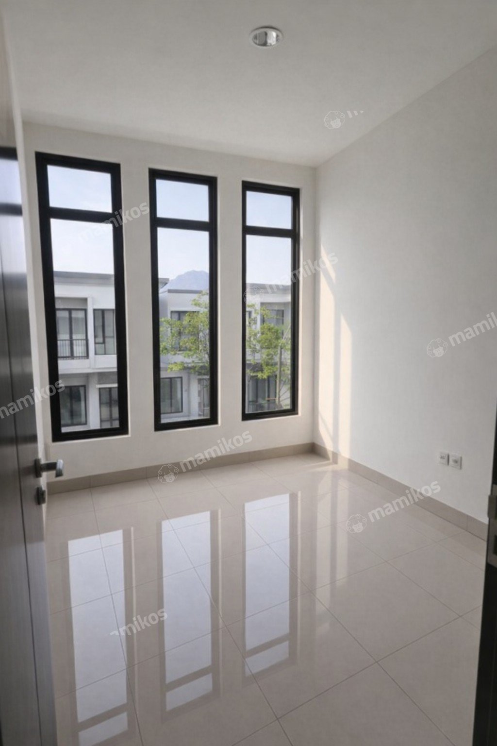 Rumah Sertifikat SHM 3 Kamar Tidur 2 Kamar Mandi Pantai Indah Kapuk 2 Jakarta Utara - Photo 4