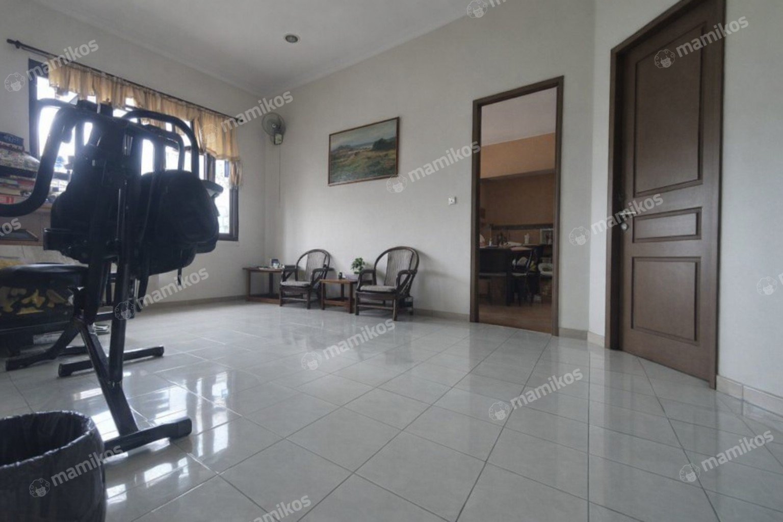 Rumah Sertifikat SHM 7 Kamar Tidur 6 Kamar Mandi Kebon Jeruk Jakarta Barat - Photo 2