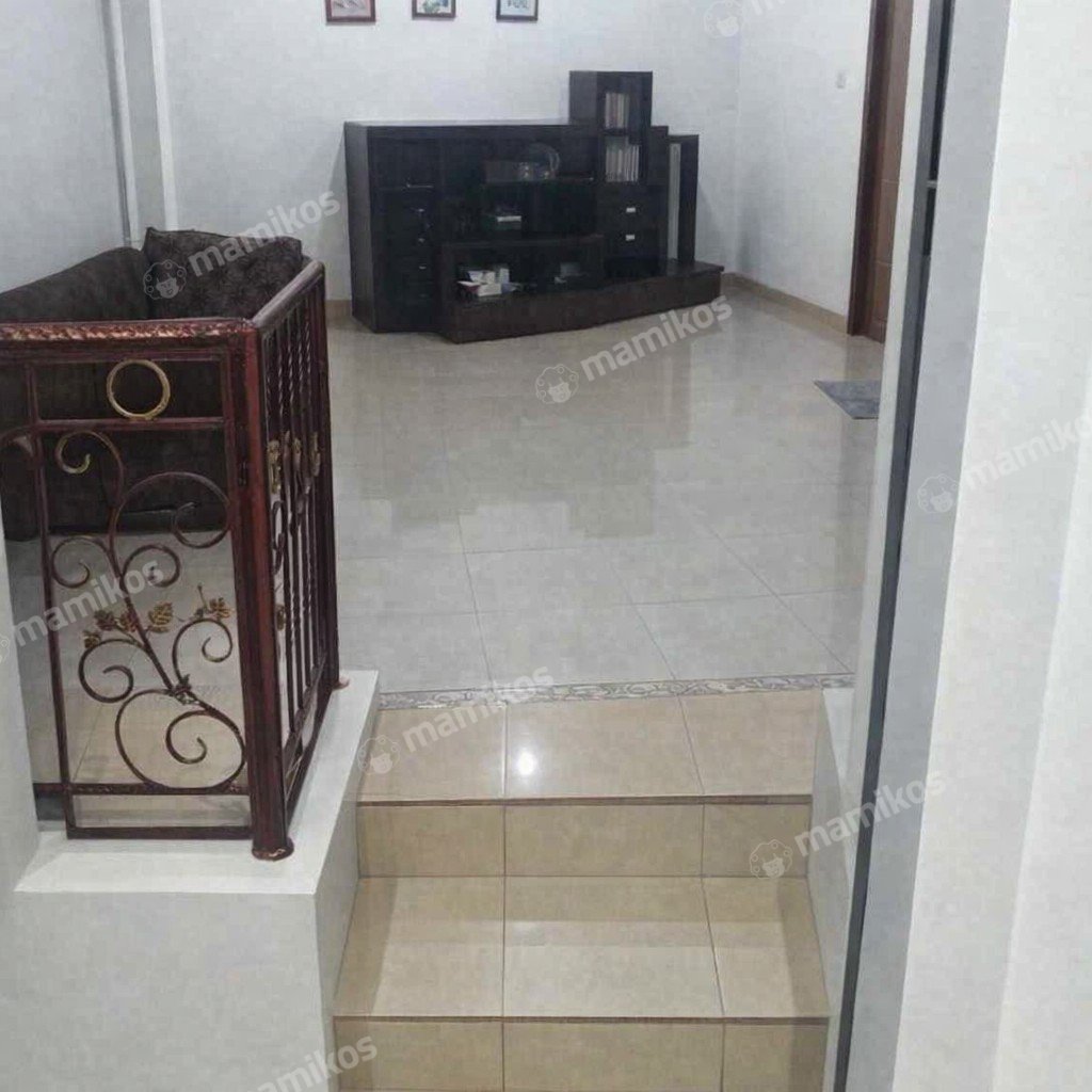 Rumah Sertifikat SHM 3 Kamar Tidur 3 Kamar Mandi Citra Grand Jakarta Timur - Photo 4