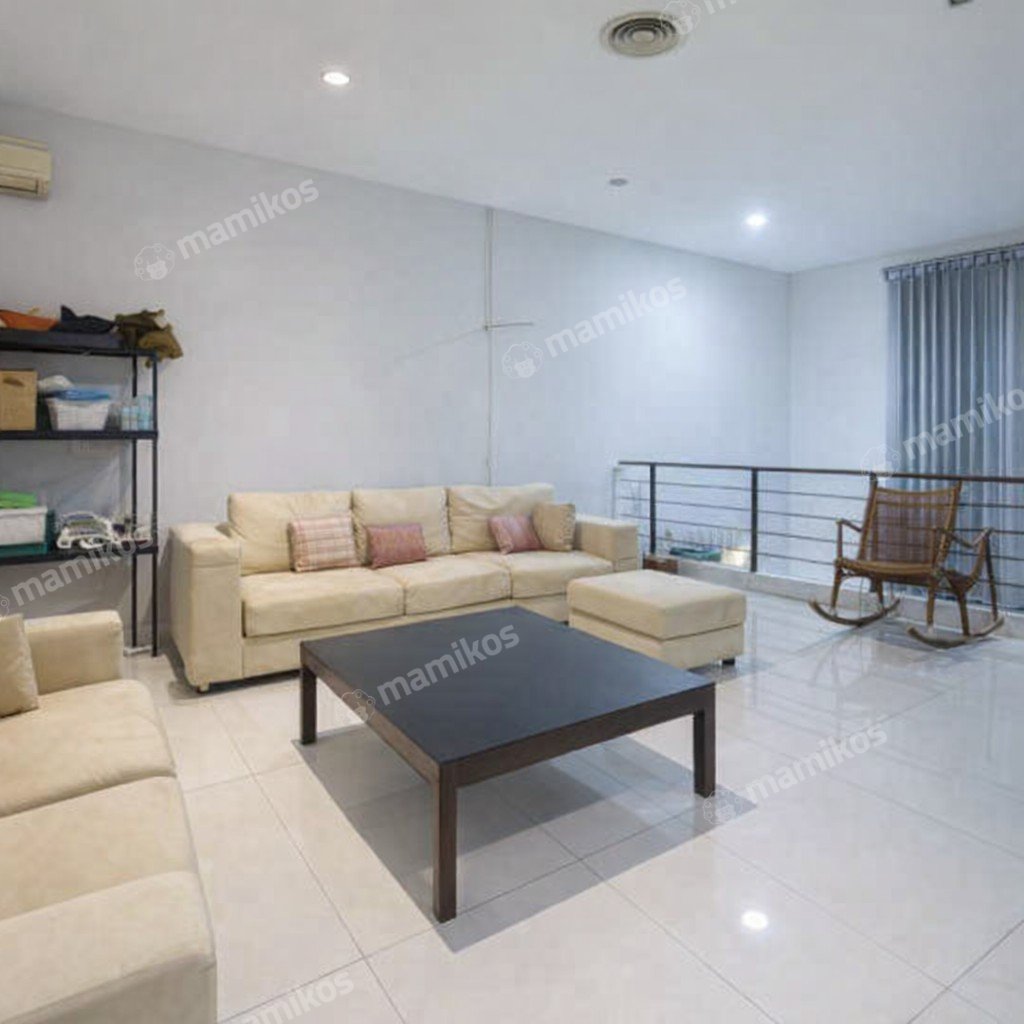 Rumah Sertifikat HGB 3 Kamar Tidur 4 Kamar Mandi Permata Buana Jakarta Barat - Photo 2
