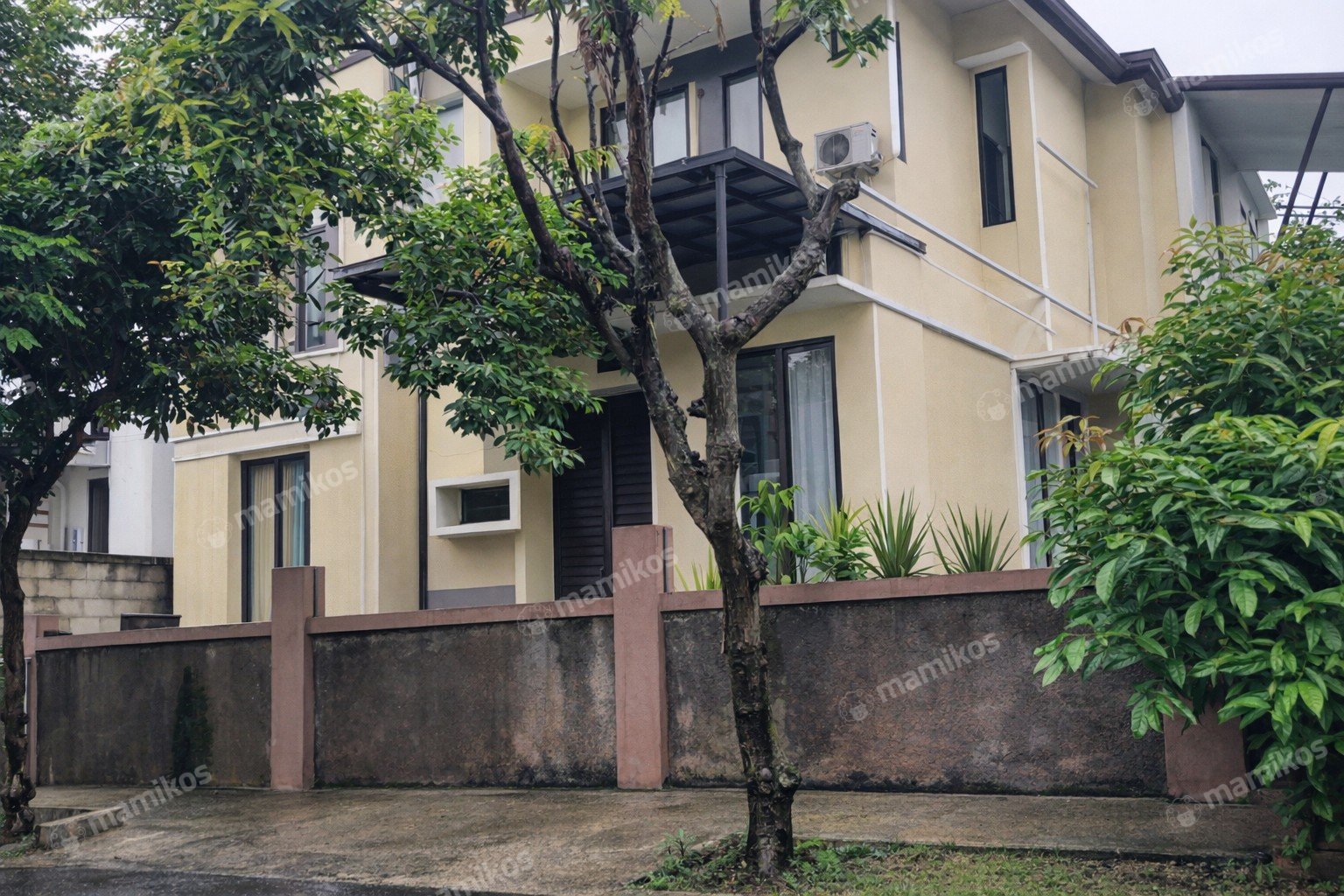 Rumah Sertifikat SHM 4 Kamar Tidur 4 Kamar Mandi Citra Grand Jakarta Timur