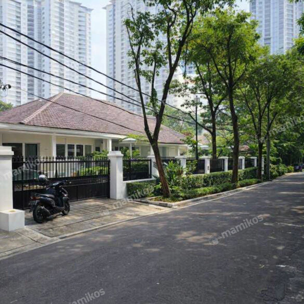 Rumah Sertifikat SHM 4 Kamar Tidur 4 Kamar Mandi Kebayoran Baru Jakarta Selatan - Photo 2