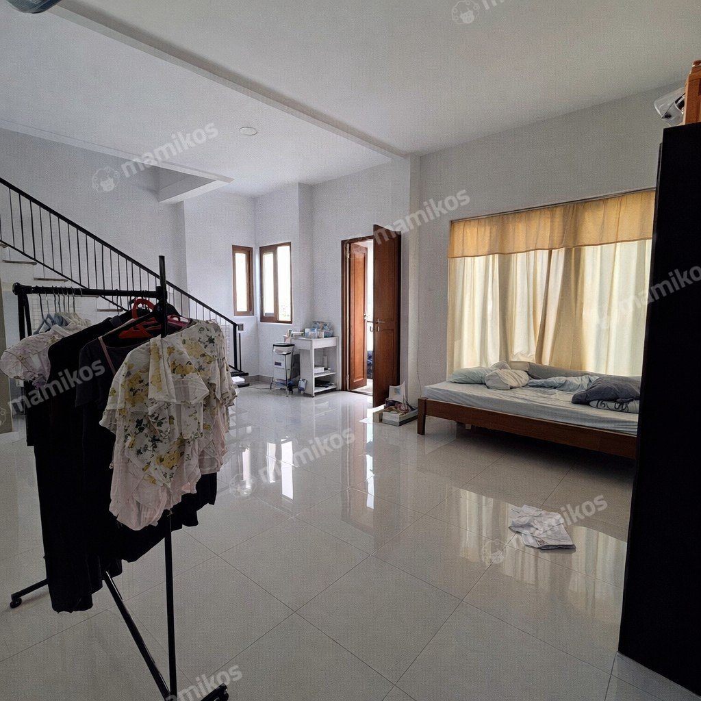 Rumah Sertifikat SHM 3 Kamar Tidur 3 Kamar Mandi Sunter Jakarta Utara - Photo 4