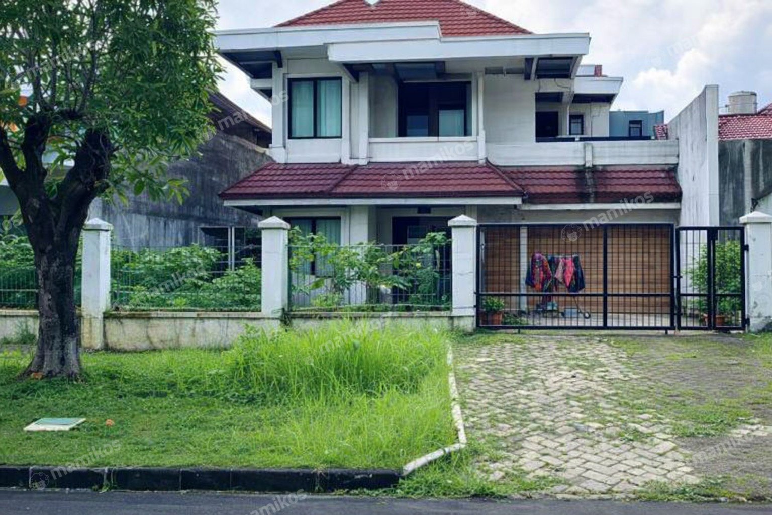 Rumah Sertifikat SHM 4 Kamar Tidur 3 Kamar Mandi Joglo Jakarta Barat