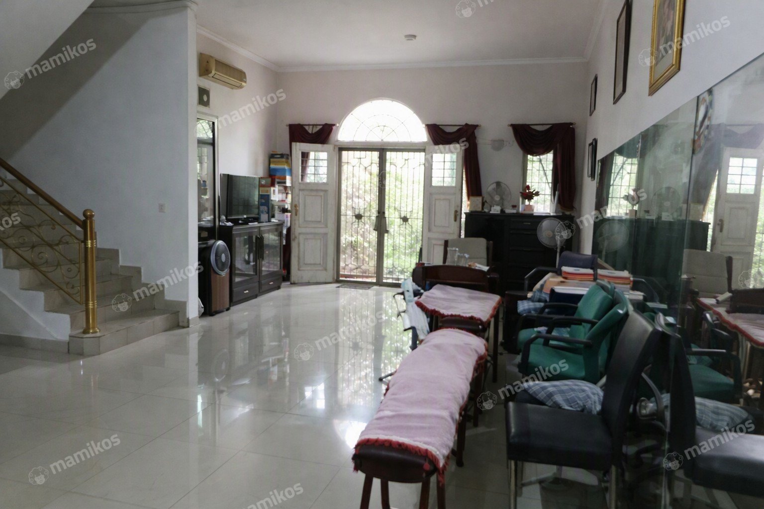 Rumah 5 Kamar Tidur 4 Kamar Mandi 2 Lantai Pantai Indah Kapuk Jakarta Utara - Photo 3