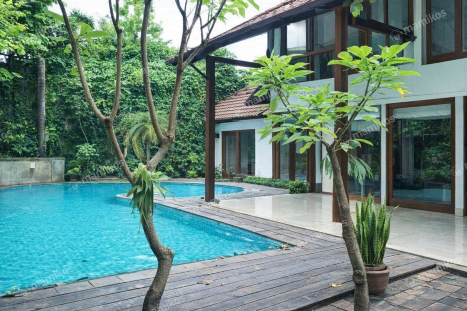 Rumah Sertifikat SHM 5 Kamar Tidur 5 Kamar Mandi Kemang Jakarta Selatan