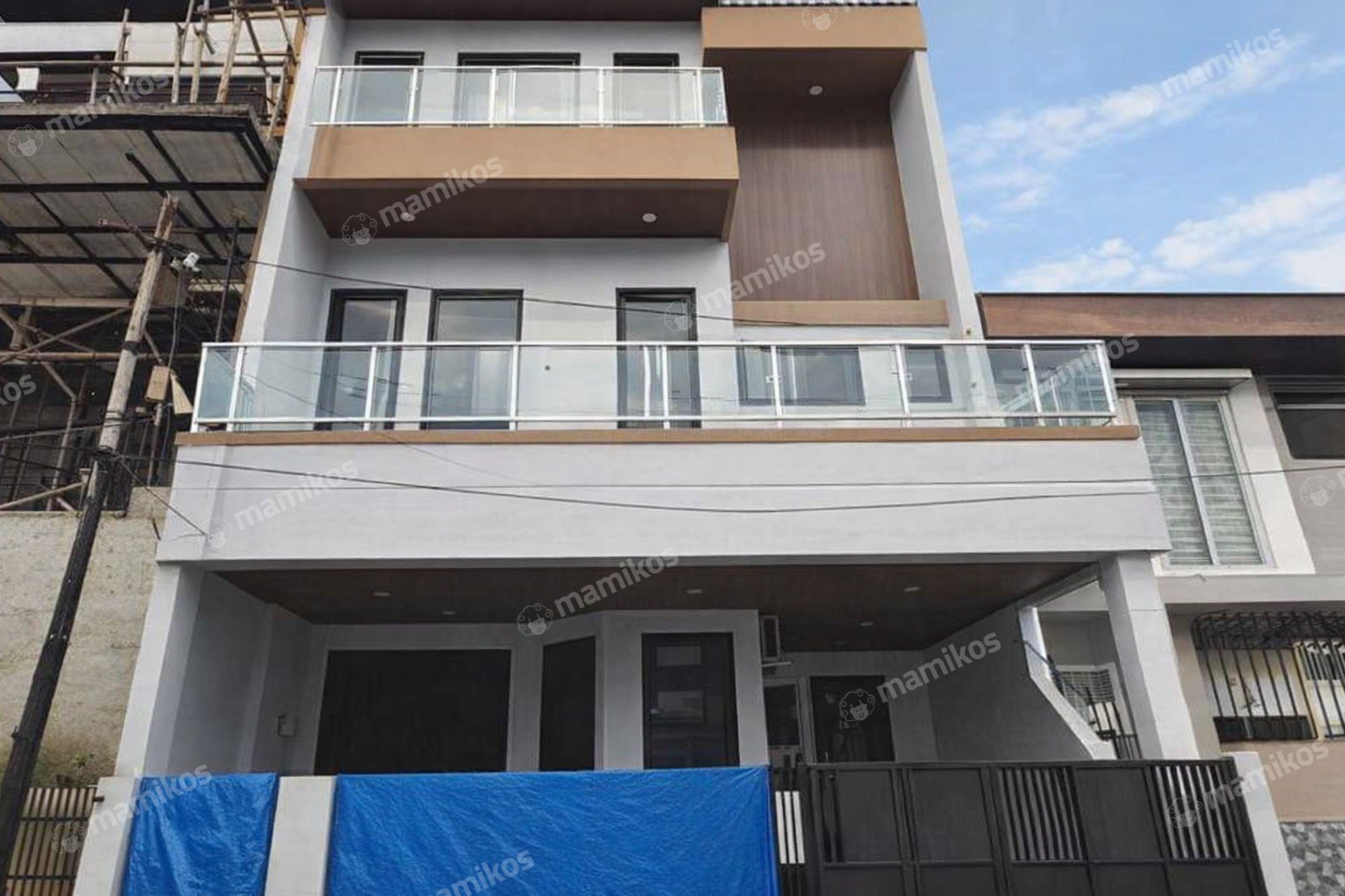 Rumah Sertifikat SHM 5 Kamar Tidur 4 Kamar Mandi Puri Indah Jakarta Barat