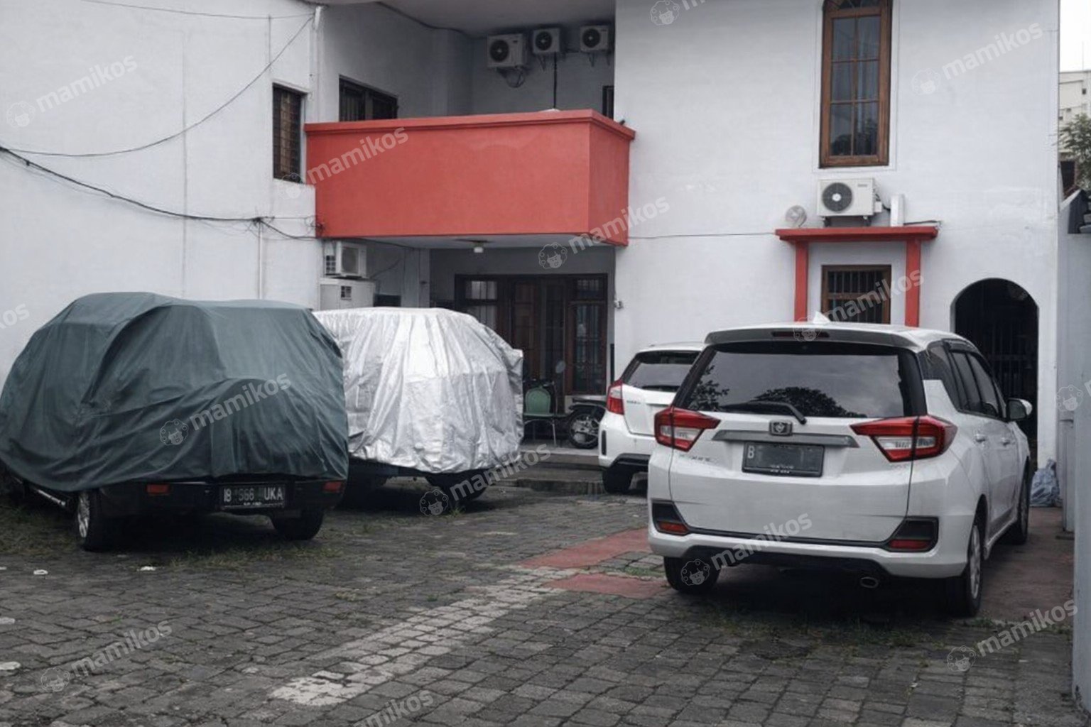 Rumah Sertifikat HGB 15 Kamar Tidur 6 Kamar Mandi Tanjung Duren Jakarta Barat