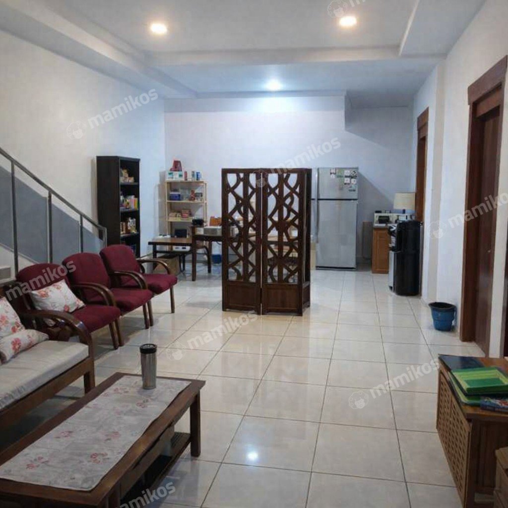 Rumah Sertifikat SHM 3 Kamar Tidur 3 Kamar Mandi Kebon Jeruk Jakarta Barat - Photo 2